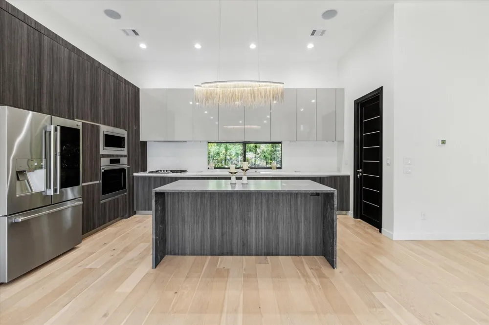713 Memorial Heights Drive Houston, TX 77007