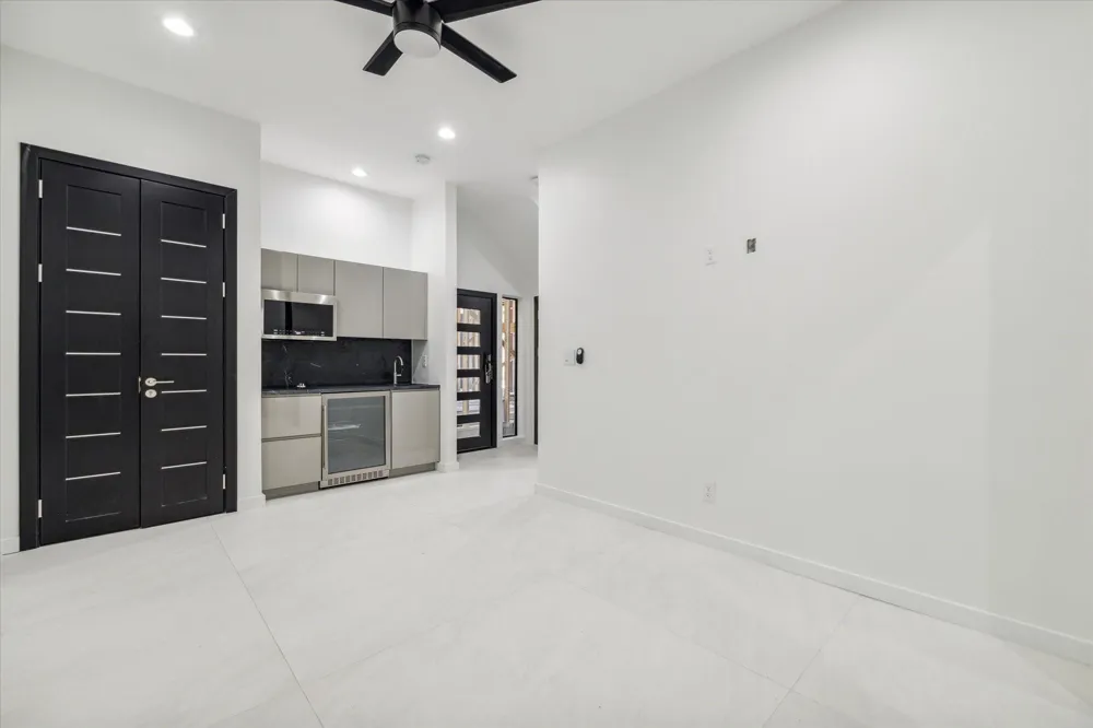 713 Memorial Heights Drive Houston, TX 77007