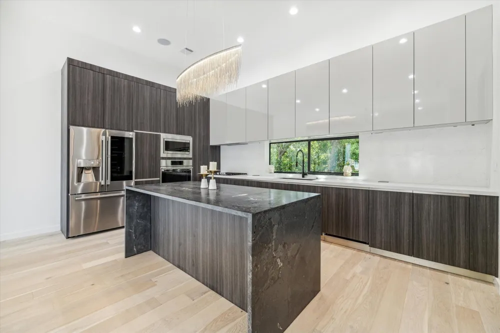 713 Memorial Heights Drive Houston, TX 77007