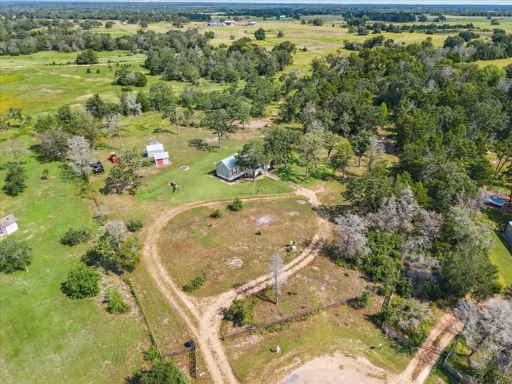 350 Floyd Lane Round Top, TX 78954
