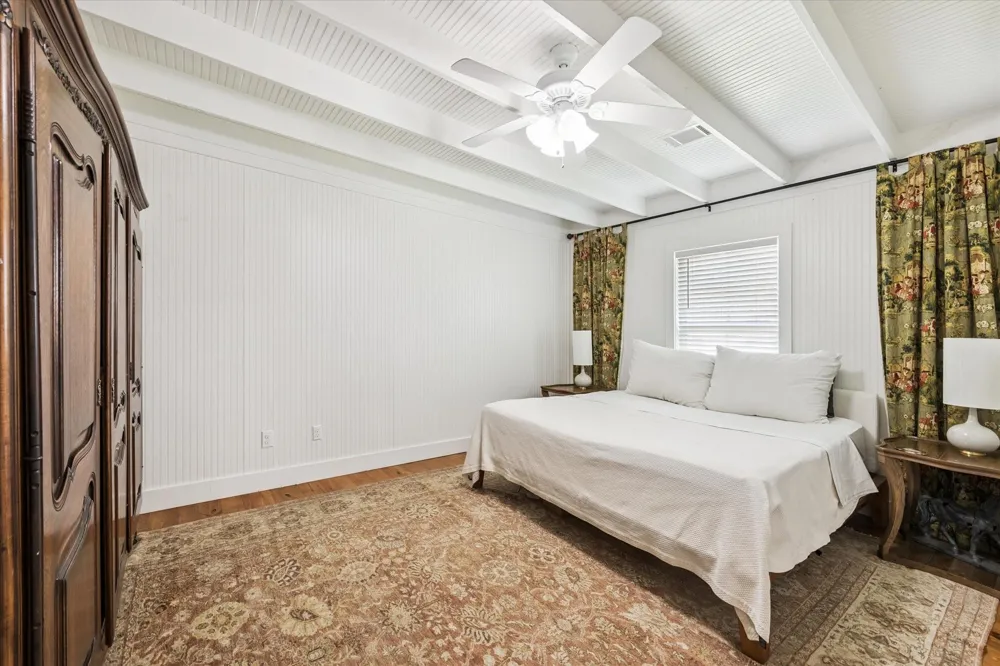 350 Floyd Lane Round Top, TX 78954