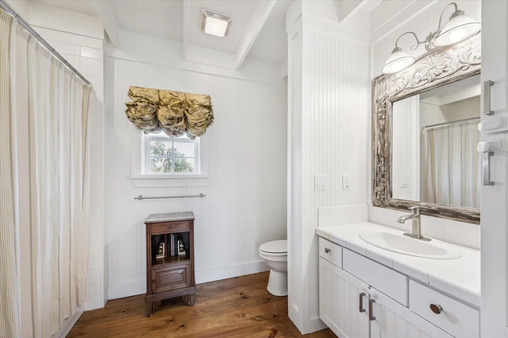 350 Floyd Lane Round Top, TX 78954