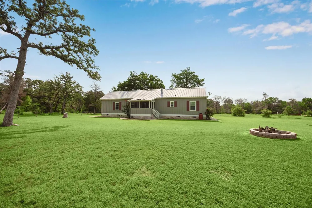 350 Floyd Lane Round Top, TX 78954