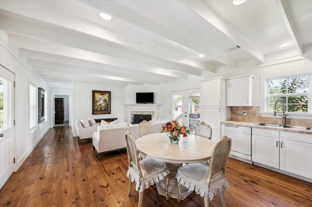 350 Floyd Lane Round Top, TX 78954