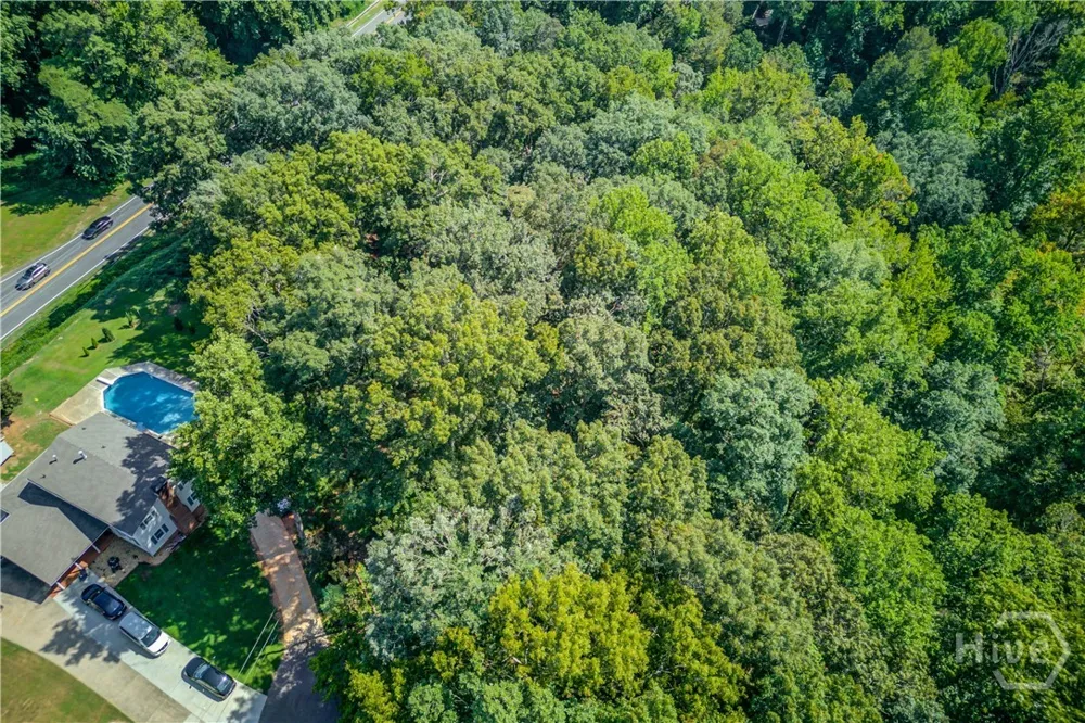 4301 Holiday Heights Drive Oakwood, GA 30566