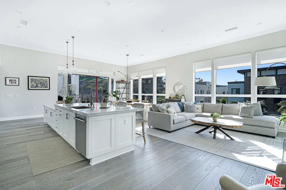5827 Meadowlark Place #3 Playa Vista, CA 90094