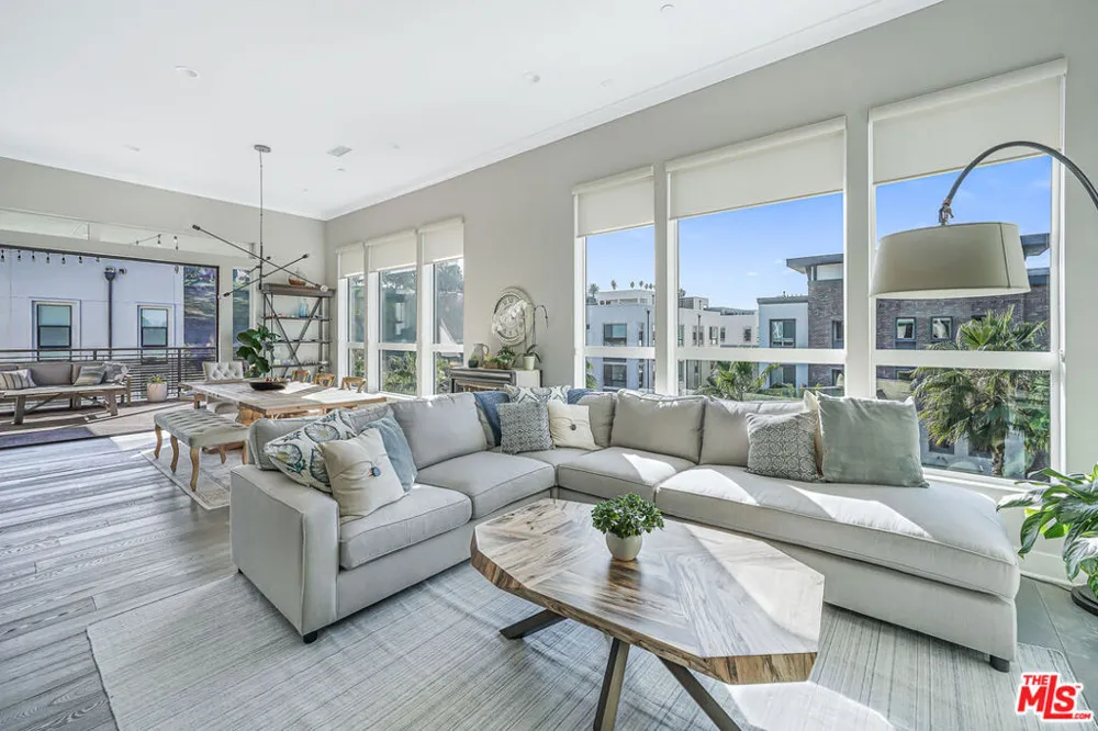 5827 Meadowlark Place #3 Playa Vista, CA 90094