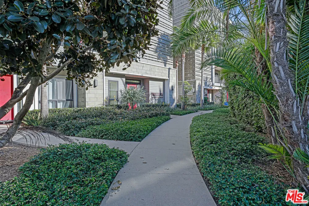 5827 Meadowlark Place #3 Playa Vista, CA 90094
