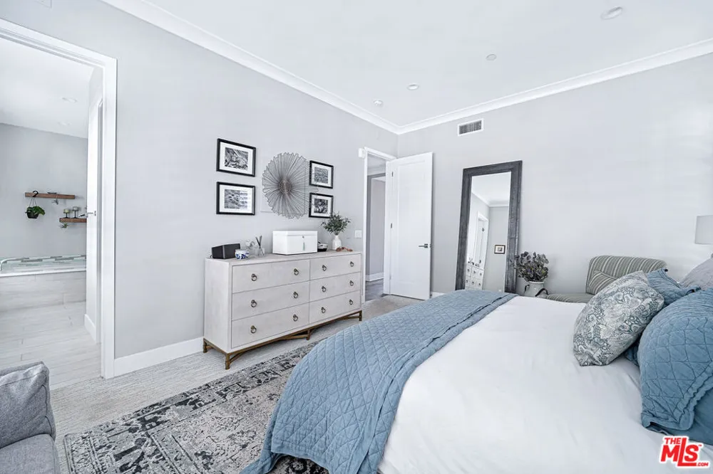 5827 Meadowlark Place #3 Playa Vista, CA 90094