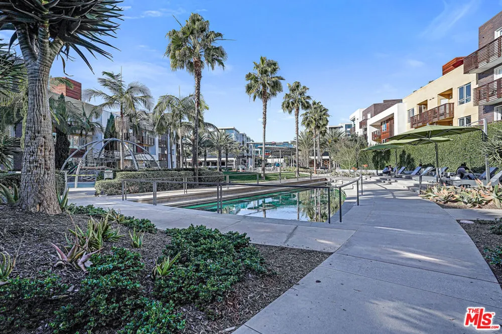 5827 Meadowlark Place #3 Playa Vista, CA 90094