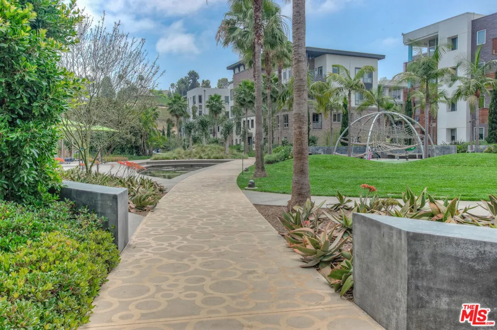 5827 Meadowlark Place #3 Playa Vista, CA 90094