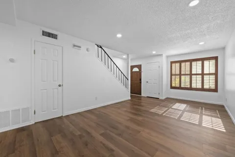 1512 Gustavo Street Unit B #B