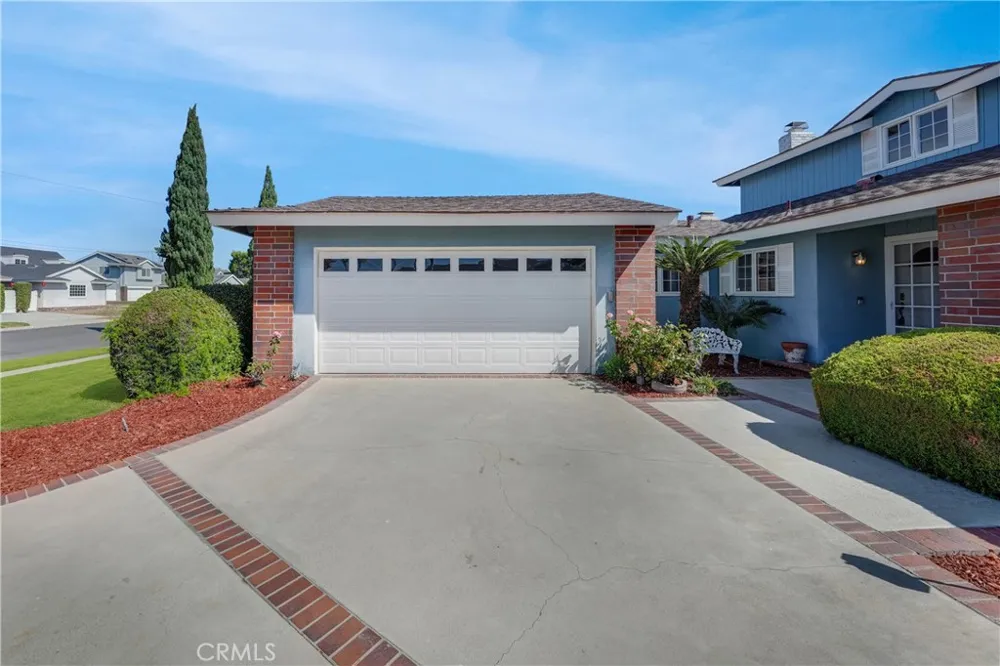 16596 Redwood Cr. Fountain Valley, CA 92708