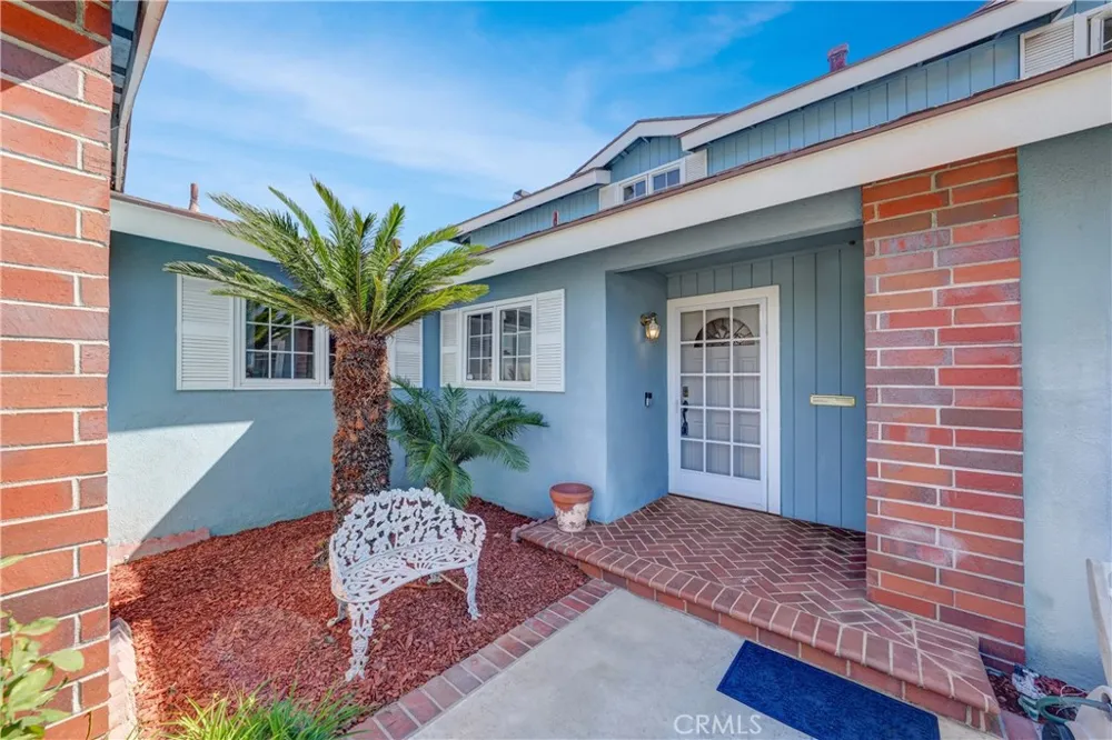16596 Redwood Cr. Fountain Valley, CA 92708