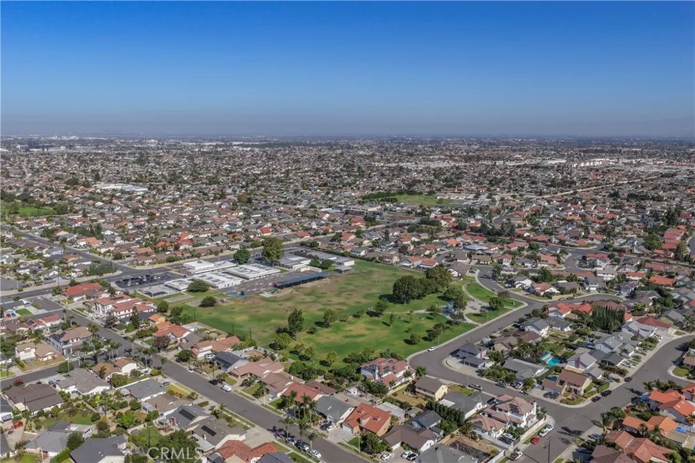 16596 Redwood Cr. Fountain Valley, CA 92708