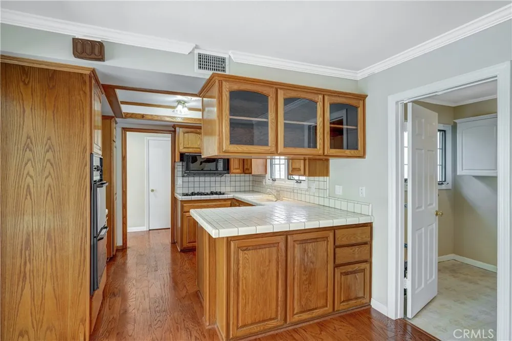 16596 Redwood Cr. Fountain Valley, CA 92708