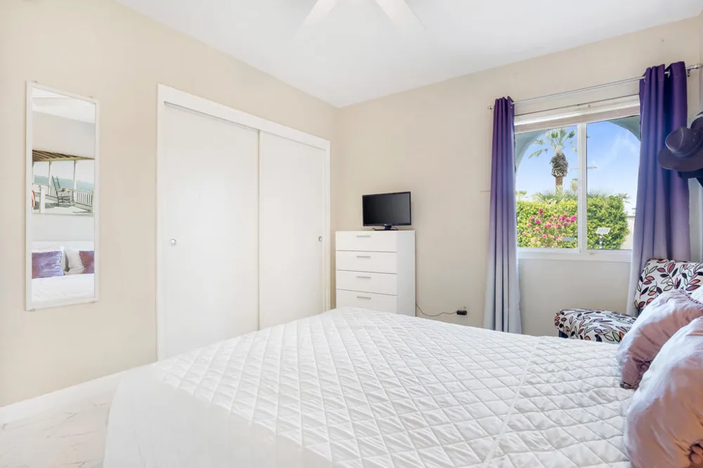 4385 E Paseo Caroleta Palm Springs, CA 92264
