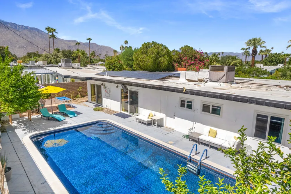 4385 E Paseo Caroleta Palm Springs, CA 92264