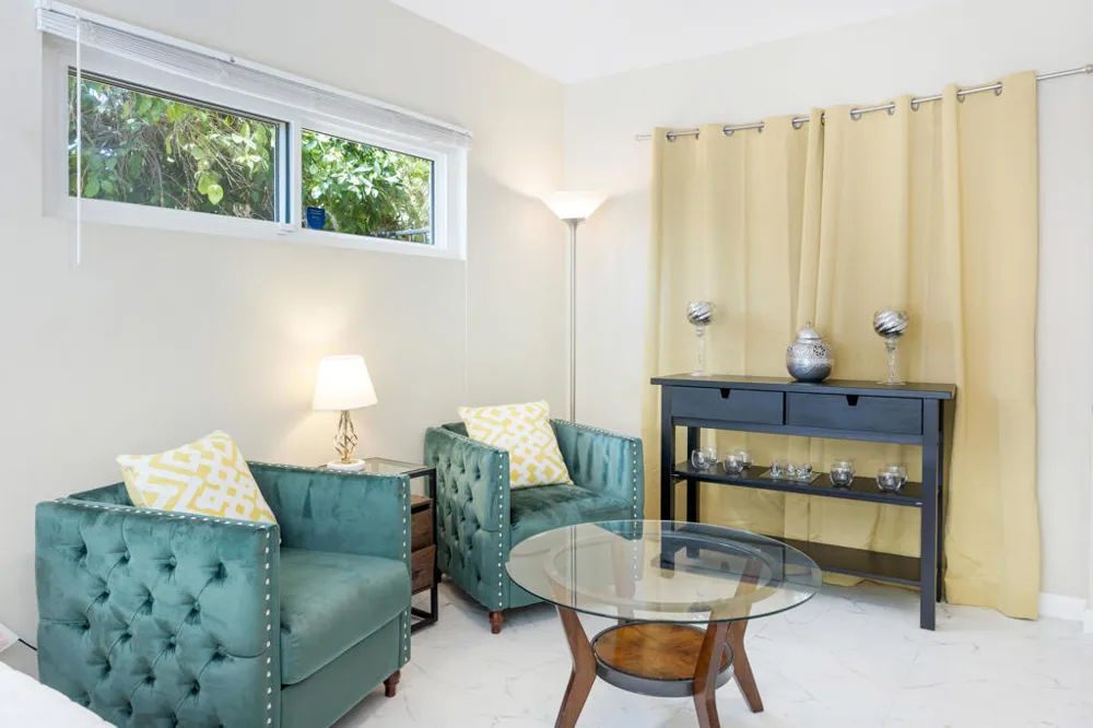 4385 E Paseo Caroleta Palm Springs, CA 92264