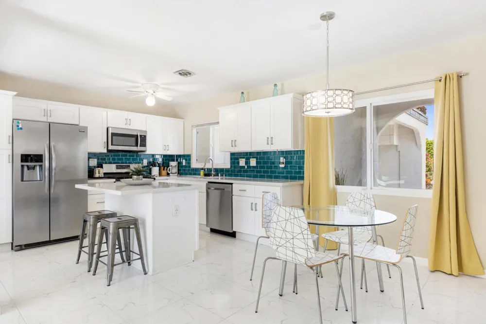 4385 E Paseo Caroleta Palm Springs, CA 92264