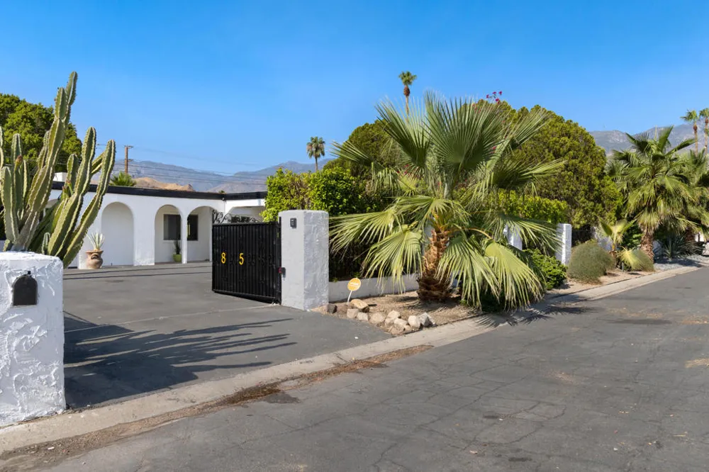 4385 E Paseo Caroleta Palm Springs, CA 92264