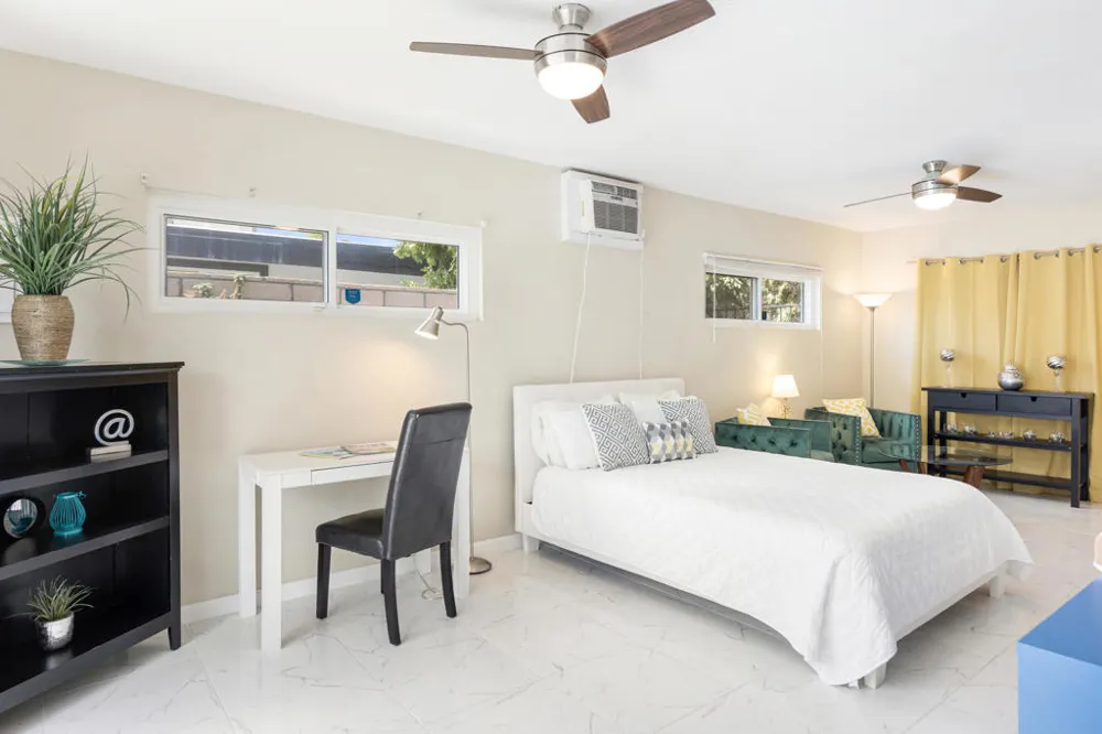 4385 E Paseo Caroleta Palm Springs, CA 92264