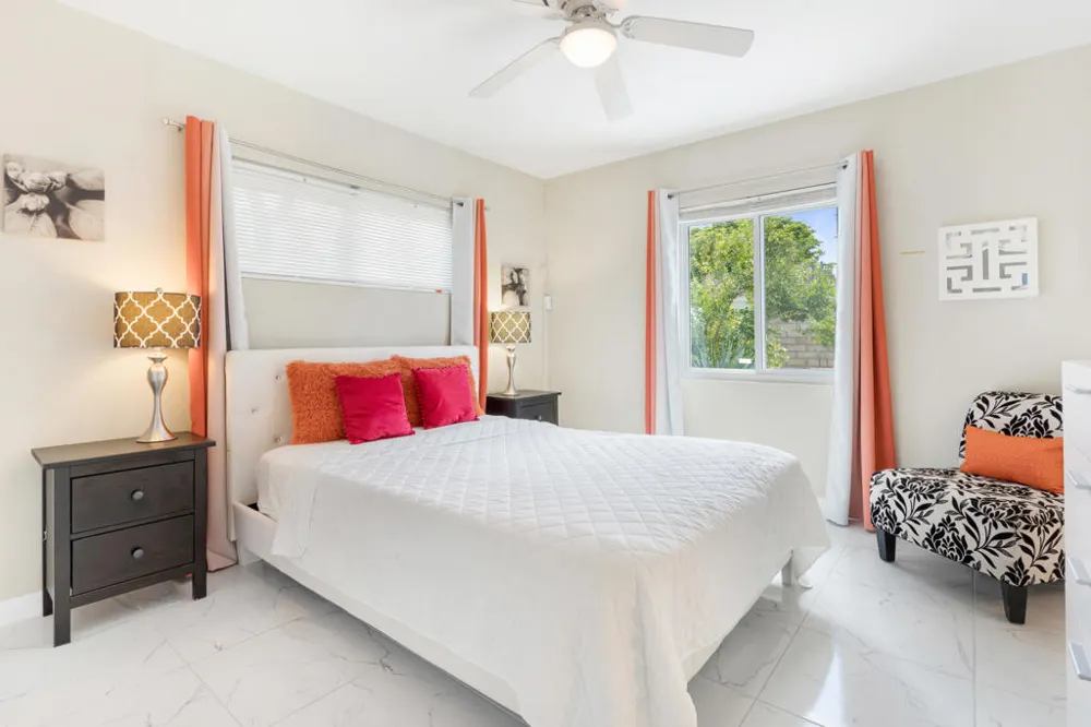 4385 E Paseo Caroleta Palm Springs, CA 92264