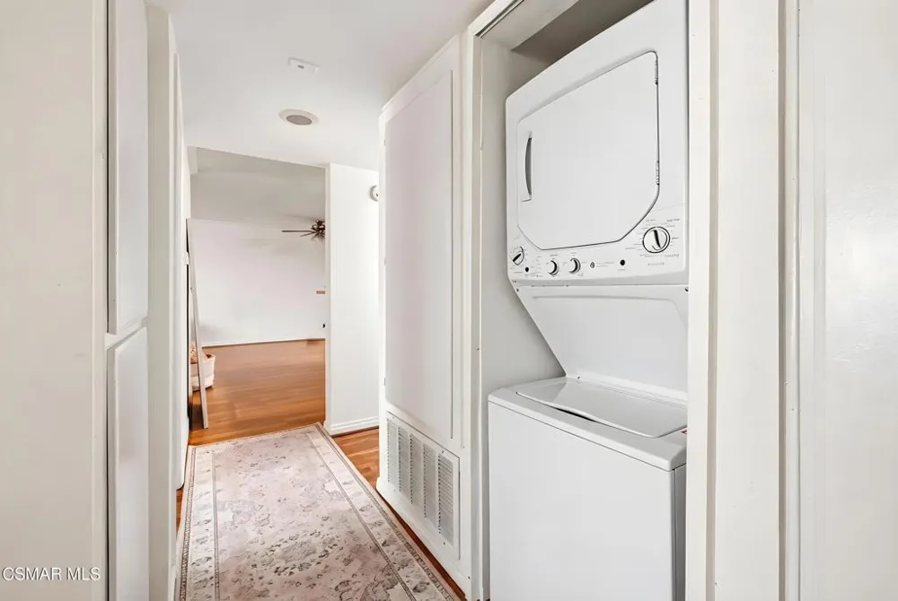 5530 Owensmouth Avenue #114 Woodland Hills, CA 91367