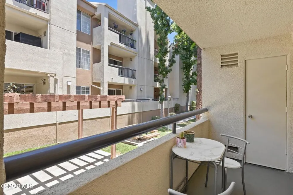 5530 Owensmouth Avenue #114 Woodland Hills, CA 91367