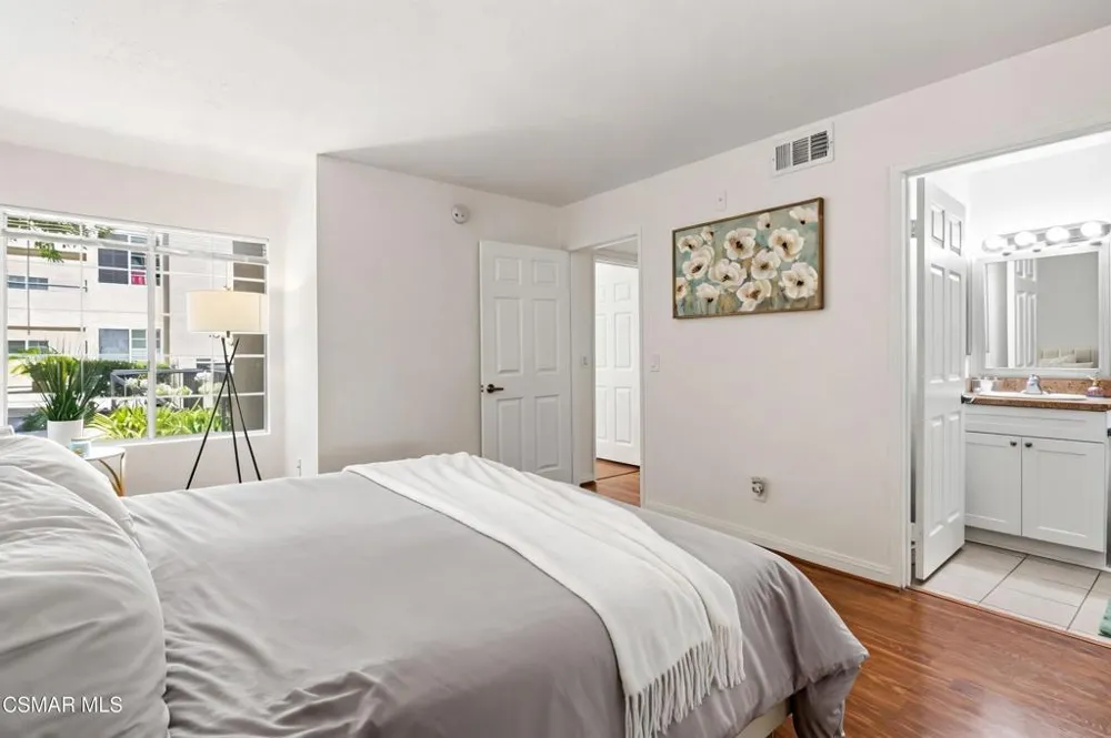 5530 Owensmouth Avenue #114 Woodland Hills, CA 91367