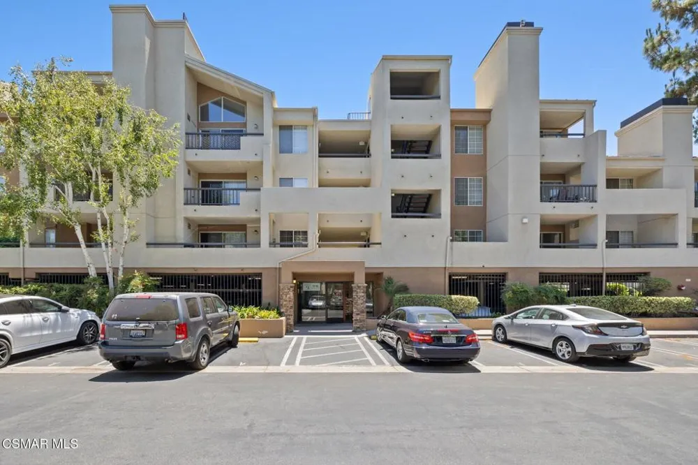 5530 Owensmouth Avenue #114 Woodland Hills, CA 91367