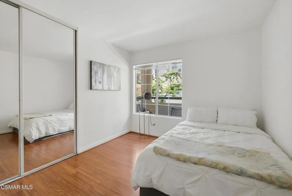 5530 Owensmouth Avenue #114 Woodland Hills, CA 91367