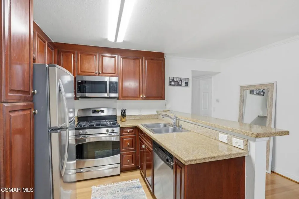 5530 Owensmouth Avenue #114 Woodland Hills, CA 91367