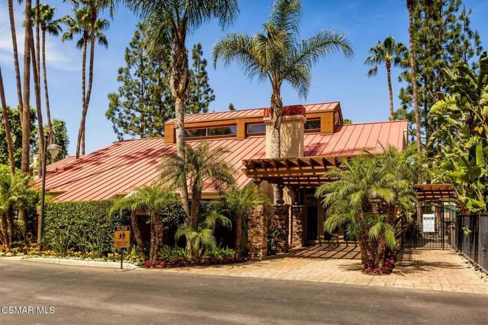 5530 Owensmouth Avenue #114 Woodland Hills, CA 91367