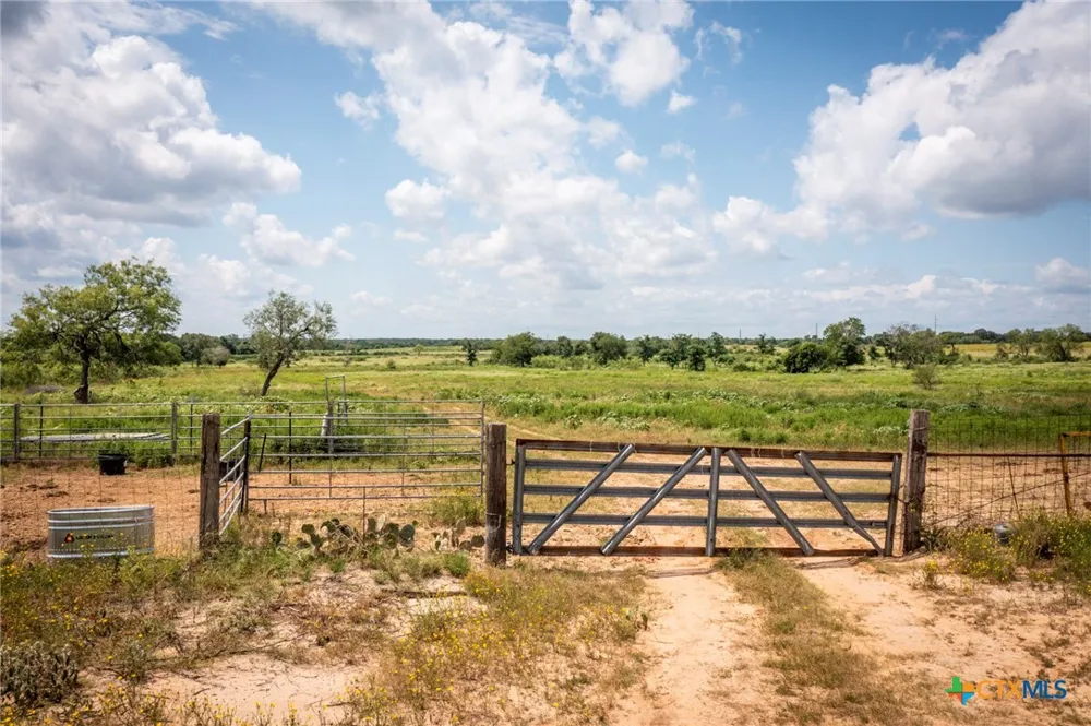 181 Pine Meadow Road Seguin, TX 78155