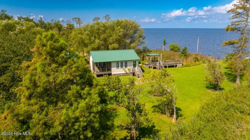 139 Lasseters Landing #D Columbia, NC 27925