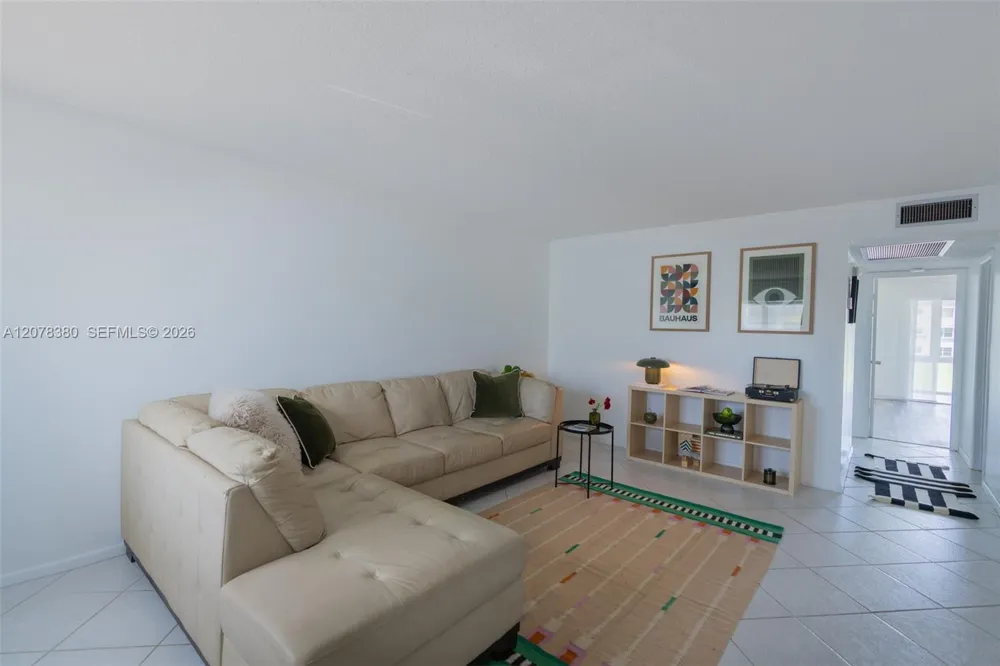 2052 E Harwood E #2052 Deerfield Beach, FL 33442