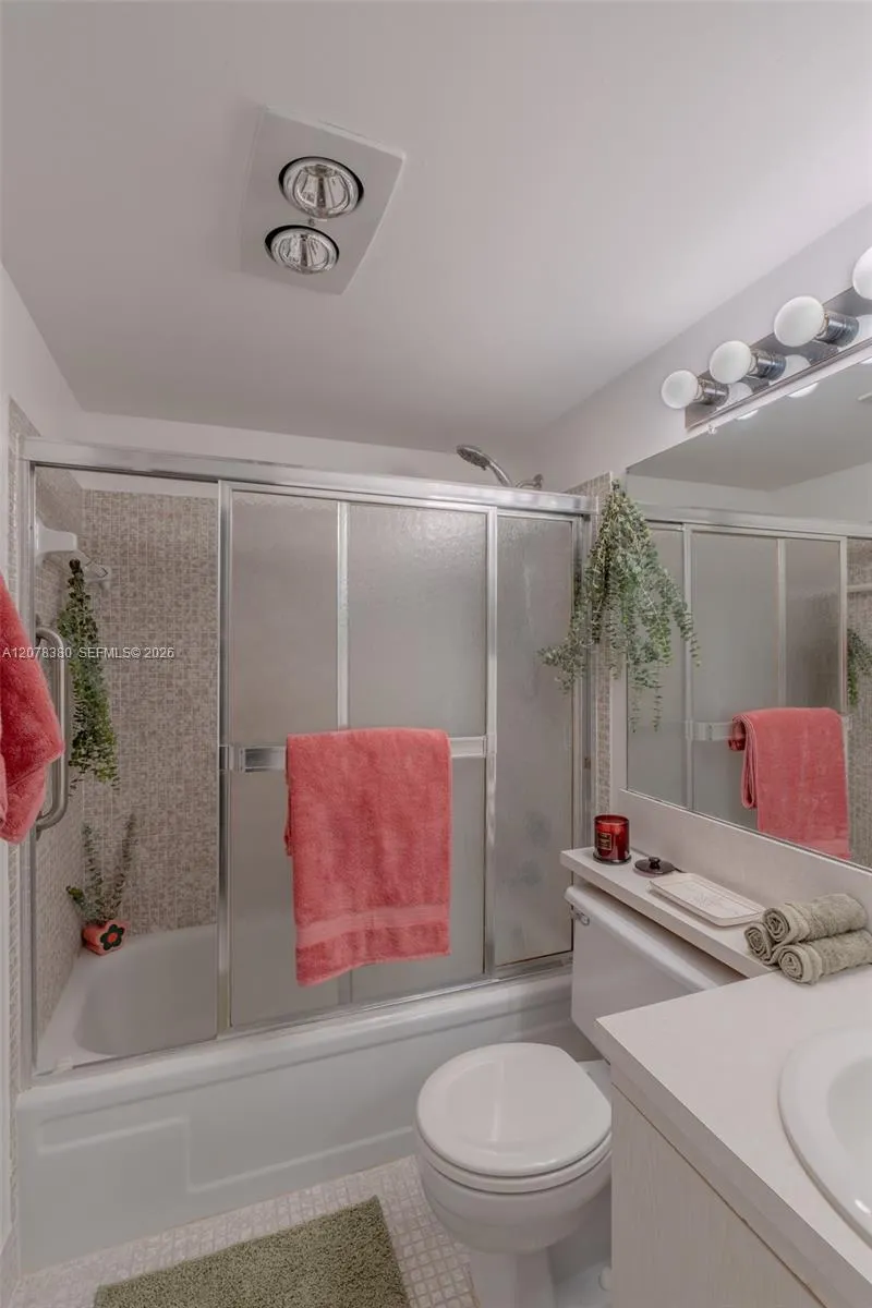 2052 E Harwood E #2052 Deerfield Beach, FL 33442
