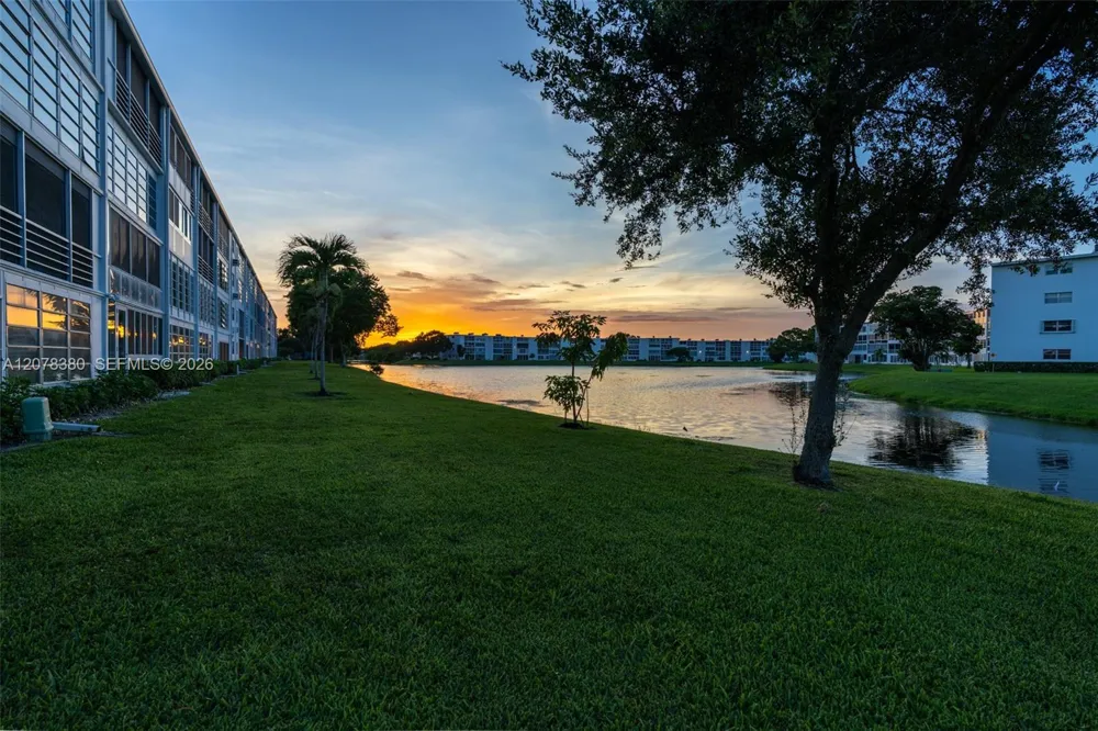 2052 E Harwood E #2052 Deerfield Beach, FL 33442