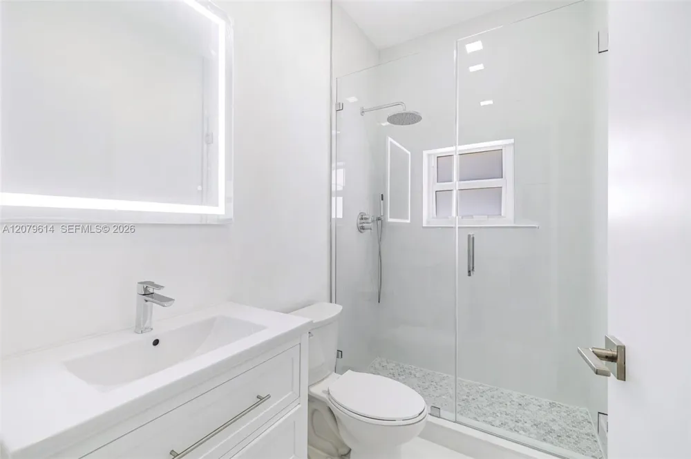 340 NE 125th St North Miami, FL 33161