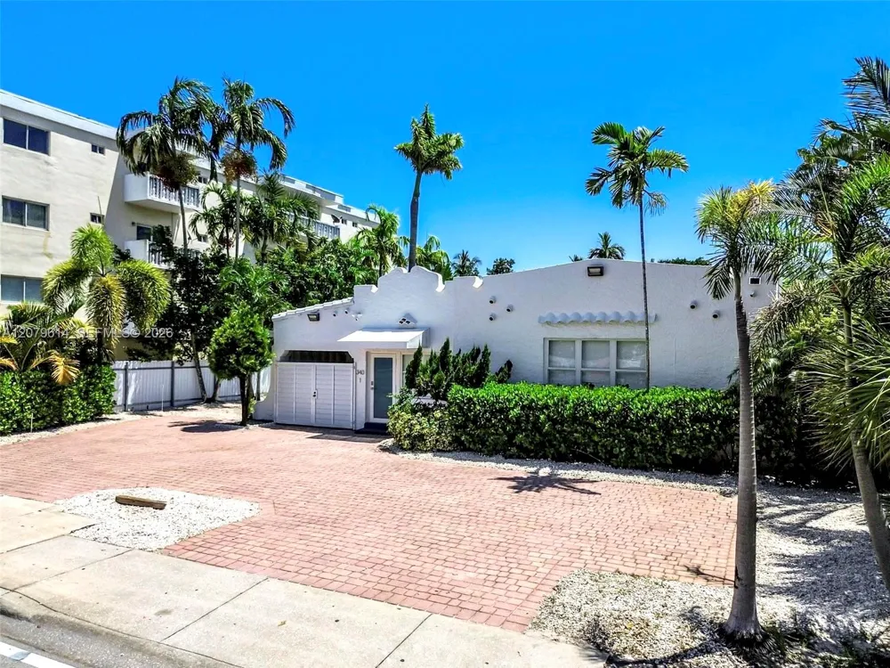 340 NE 125th St North Miami, FL 33161
