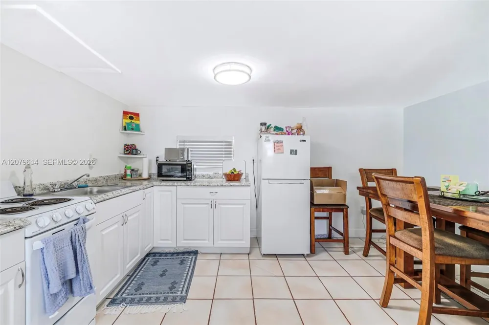 340 NE 125th St North Miami, FL 33161
