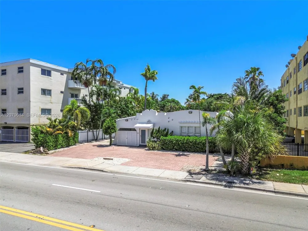 340 NE 125th St North Miami, FL 33161