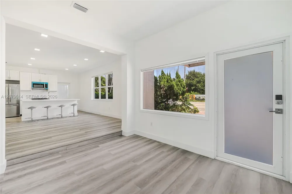 340 NE 125th St North Miami, FL 33161