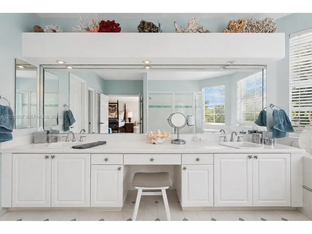 8445 SW 163rd Ter Palmetto Bay, FL 33157