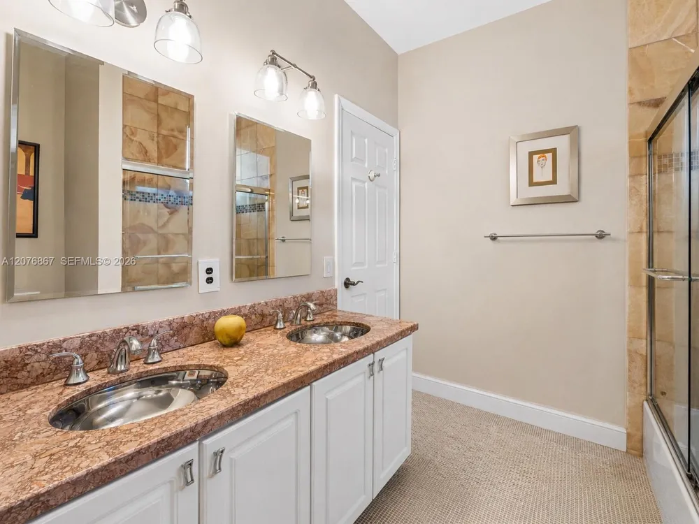 8445 SW 163rd Ter Palmetto Bay, FL 33157