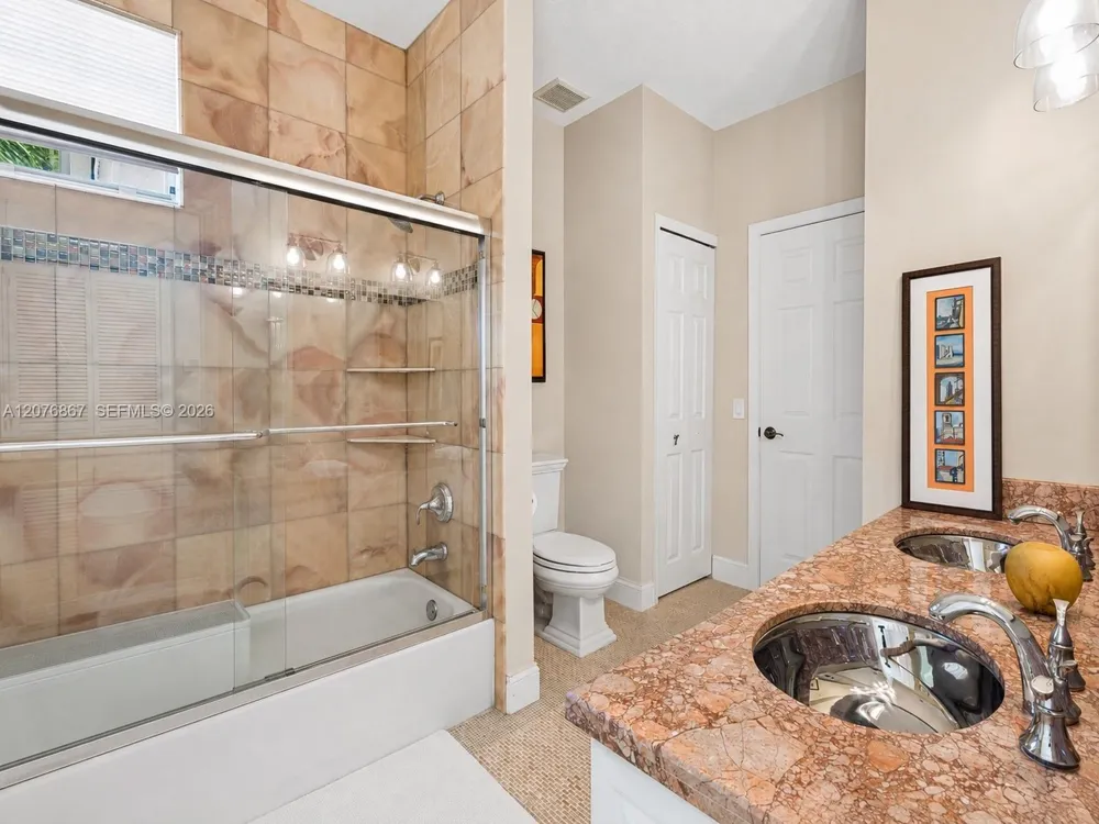8445 SW 163rd Ter Palmetto Bay, FL 33157