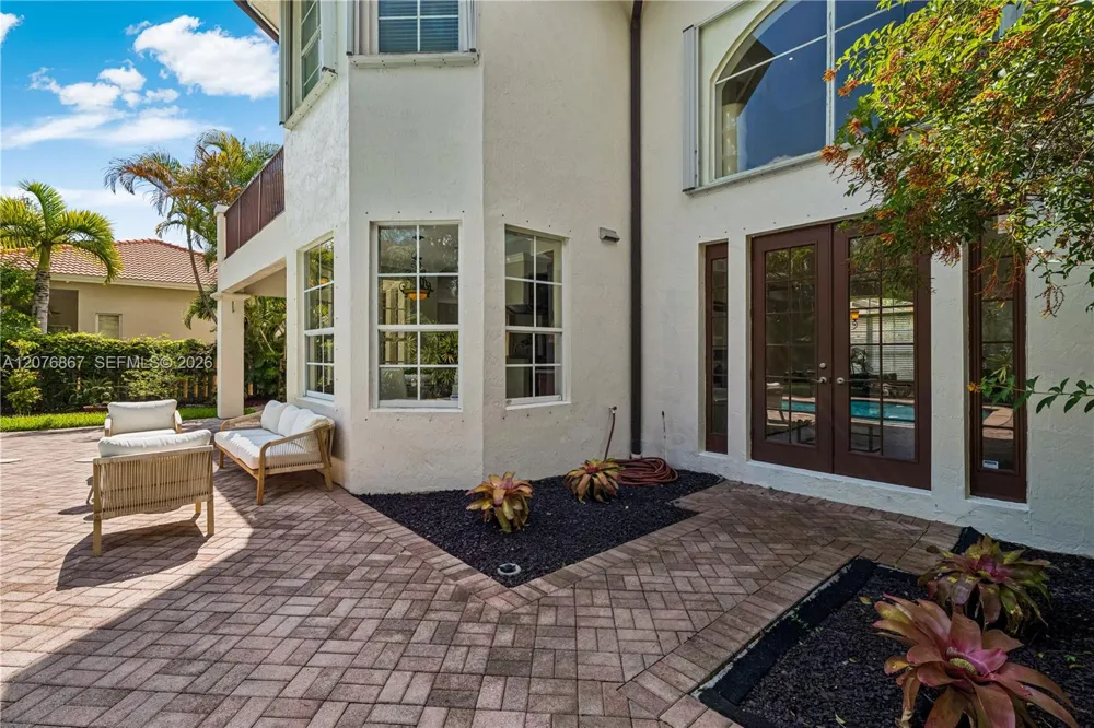 8445 SW 163rd Ter Palmetto Bay, FL 33157