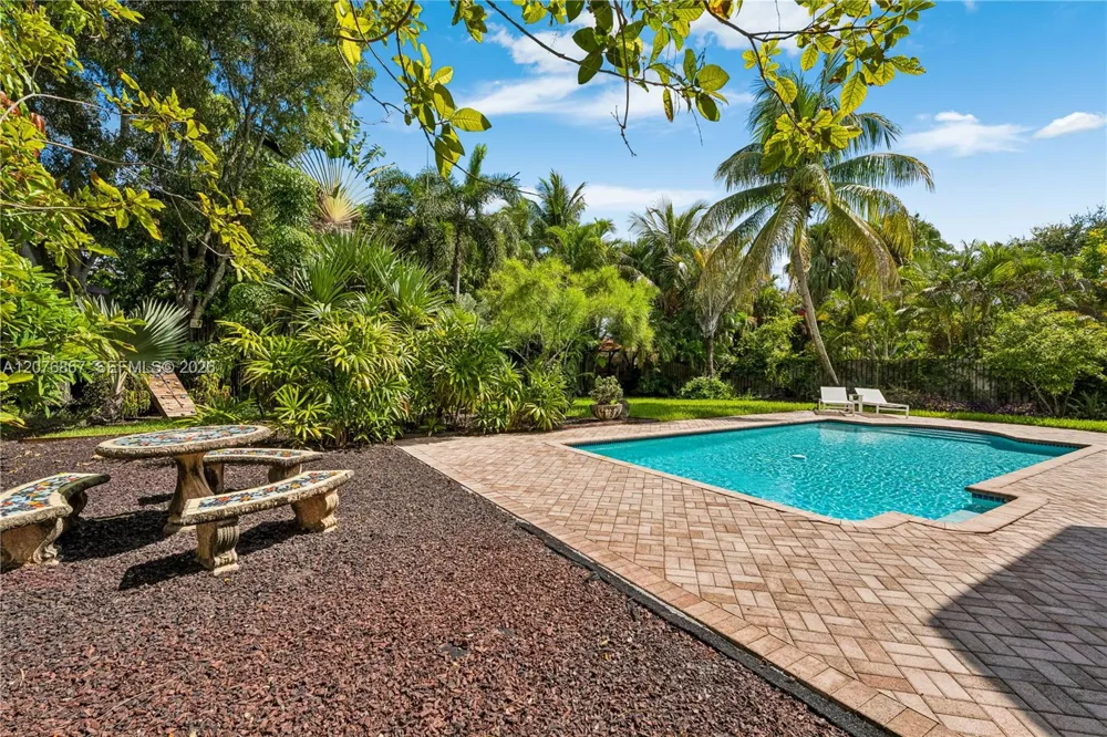 8445 SW 163rd Ter Palmetto Bay, FL 33157