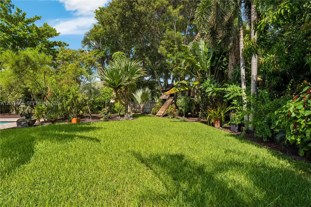 8445 SW 163rd Ter Palmetto Bay, FL 33157